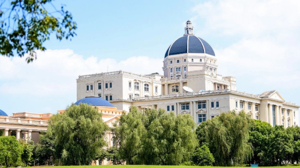 情暖新春，歲啟安康：校領(lǐng)導(dǎo)看望慰問(wèn)老同志